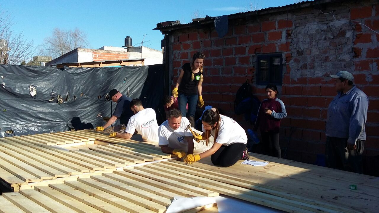 AUREN construyó la segunda casa en el Programa TECHO
