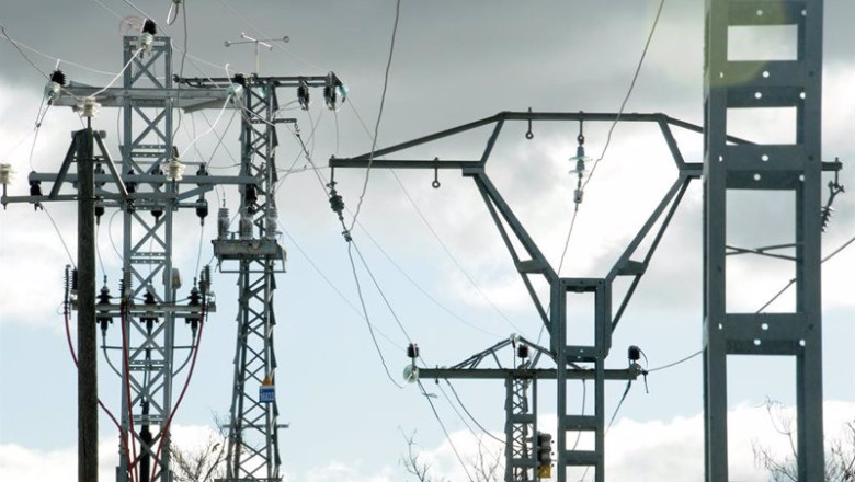 Diseñar «con cuidado» impuestos extraordinarios a eléctricas Diseñar «con cuidado» impuestos extraordinarios a eléctricas