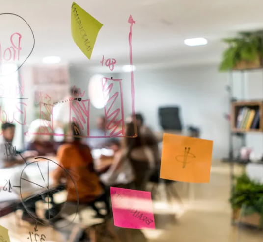 Prensa| Empresarios rechazan dolarización y defienden la educación pública gratuita (La Nueva Mañana 19.10.2023)