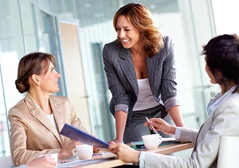 Liderazgo y mujer: Experiencia y opinión en voces de profesionales Liderazgo y mujer: Experiencia y opinión en voces de profesionales