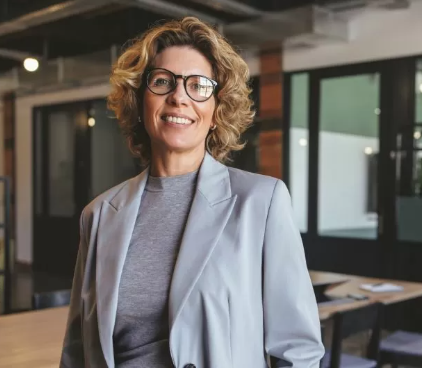 Prensa| De rechazados a demandados: por qué las empresas buscan empleados mayores de 50 años (Apertura 16.5.2024)