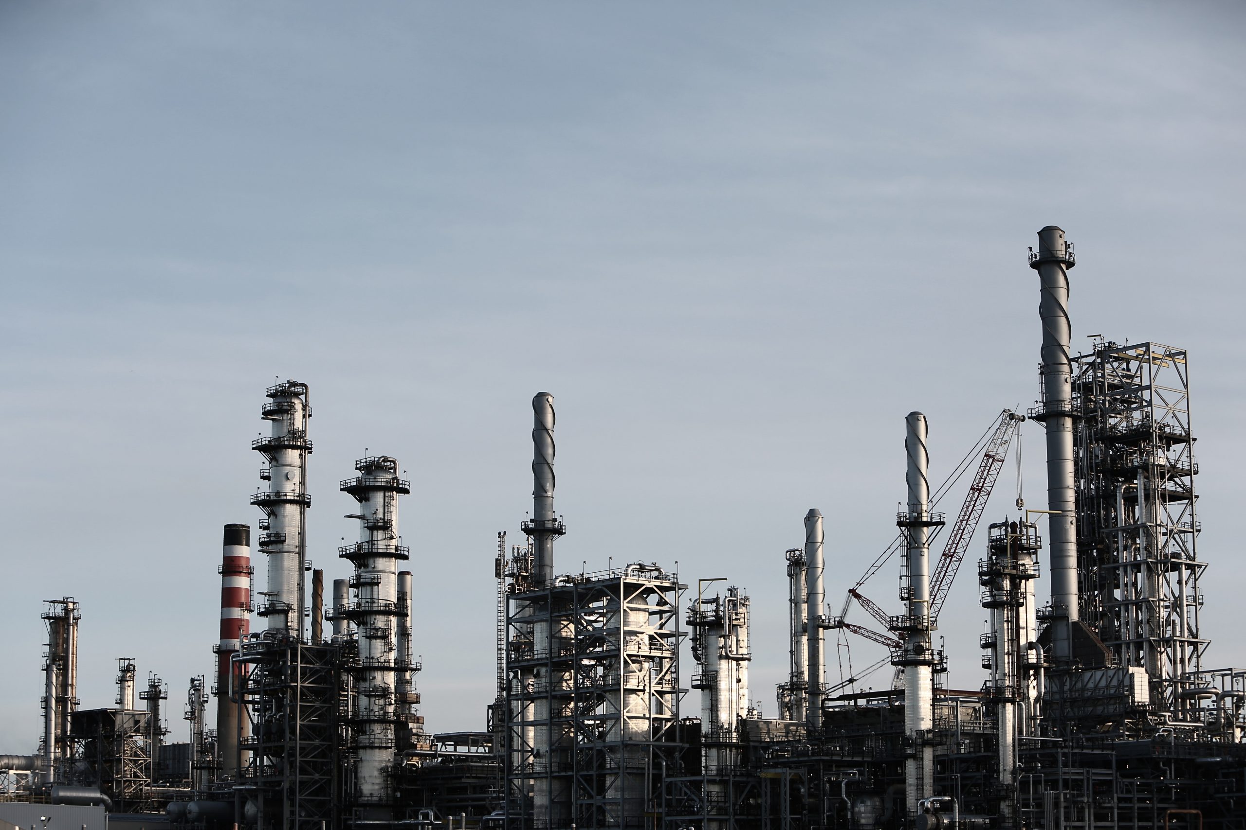 Las reservas de crudo se mantienen pese a la caída del precio en 2020, mientras que las reservas del gas bajan por tercer año consecutivo