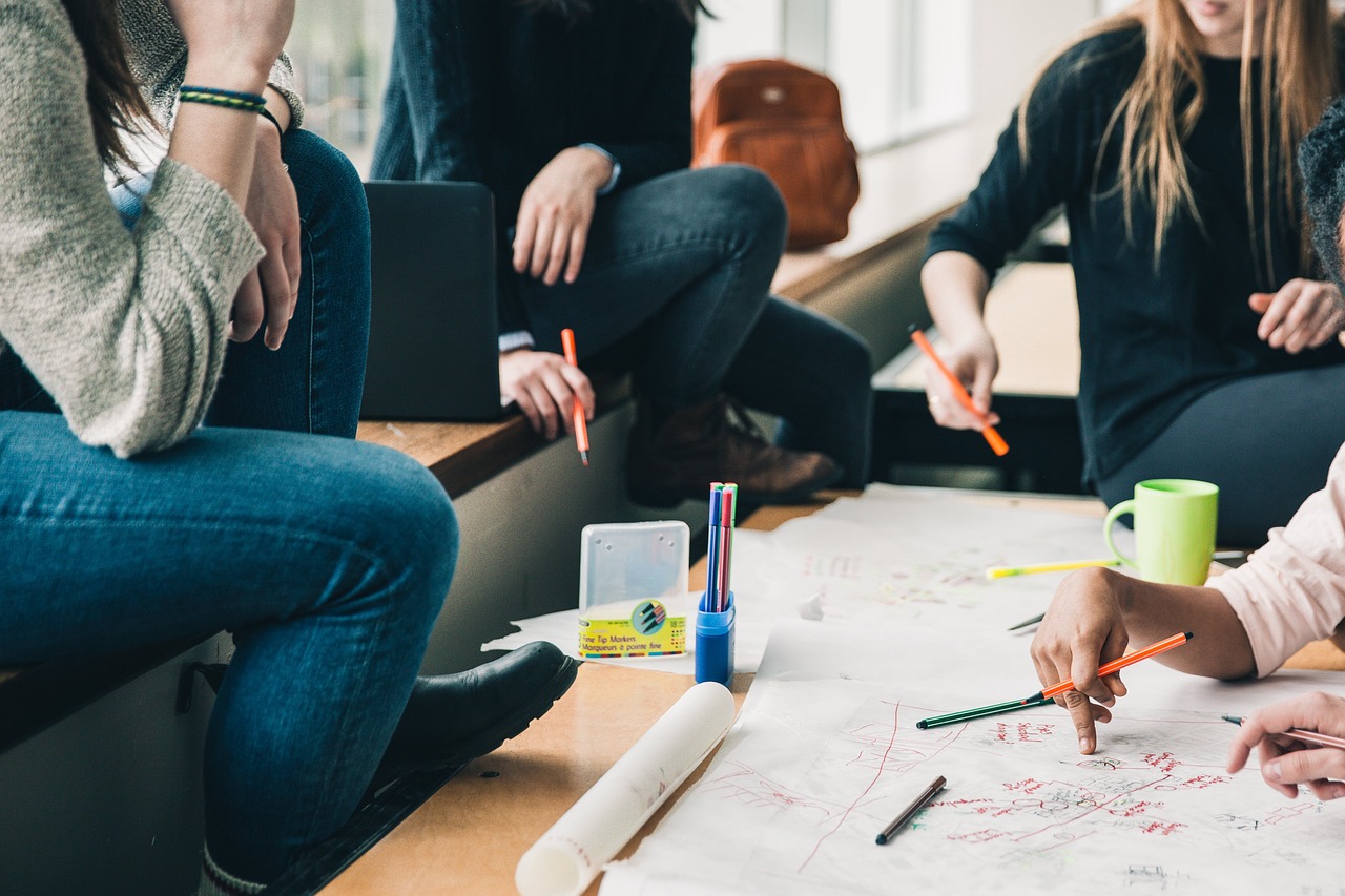 Incentivos para la creación de micro, pequeñas y medianas empresas lideradas por mujeres.